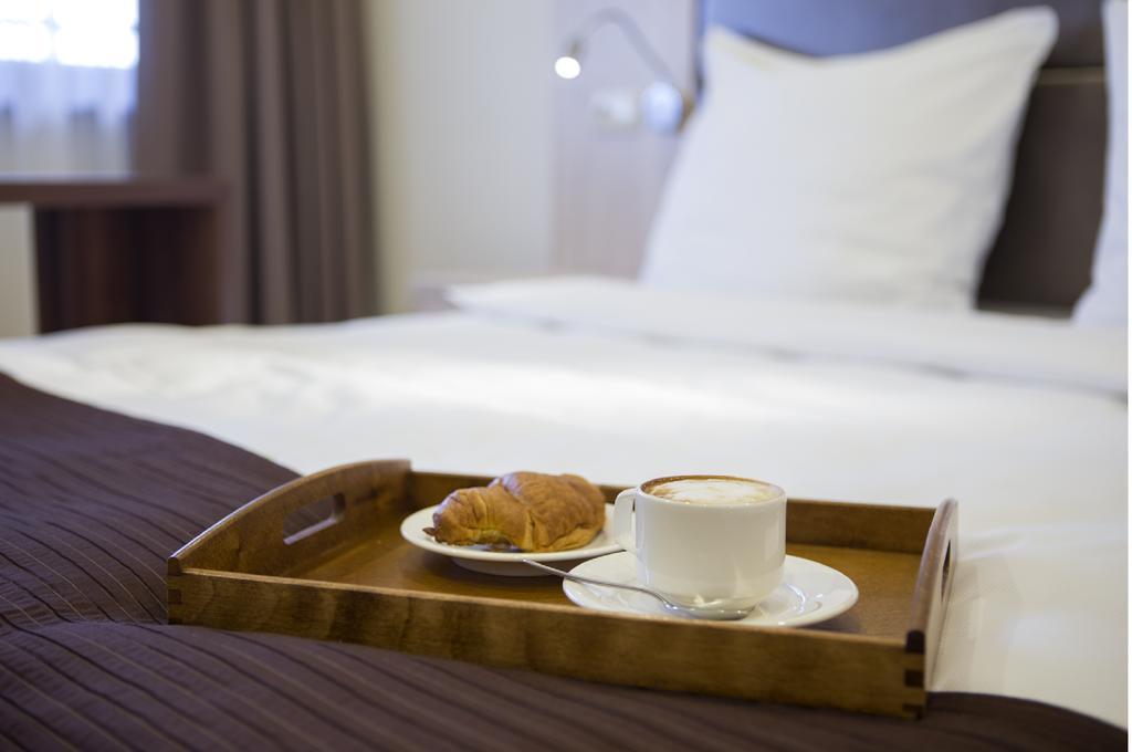Hotel Antonio Conference بجيك المظهر الخارجي الصورة