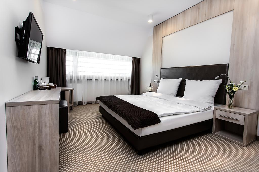 Hotel Antonio Conference بجيك المظهر الخارجي الصورة
