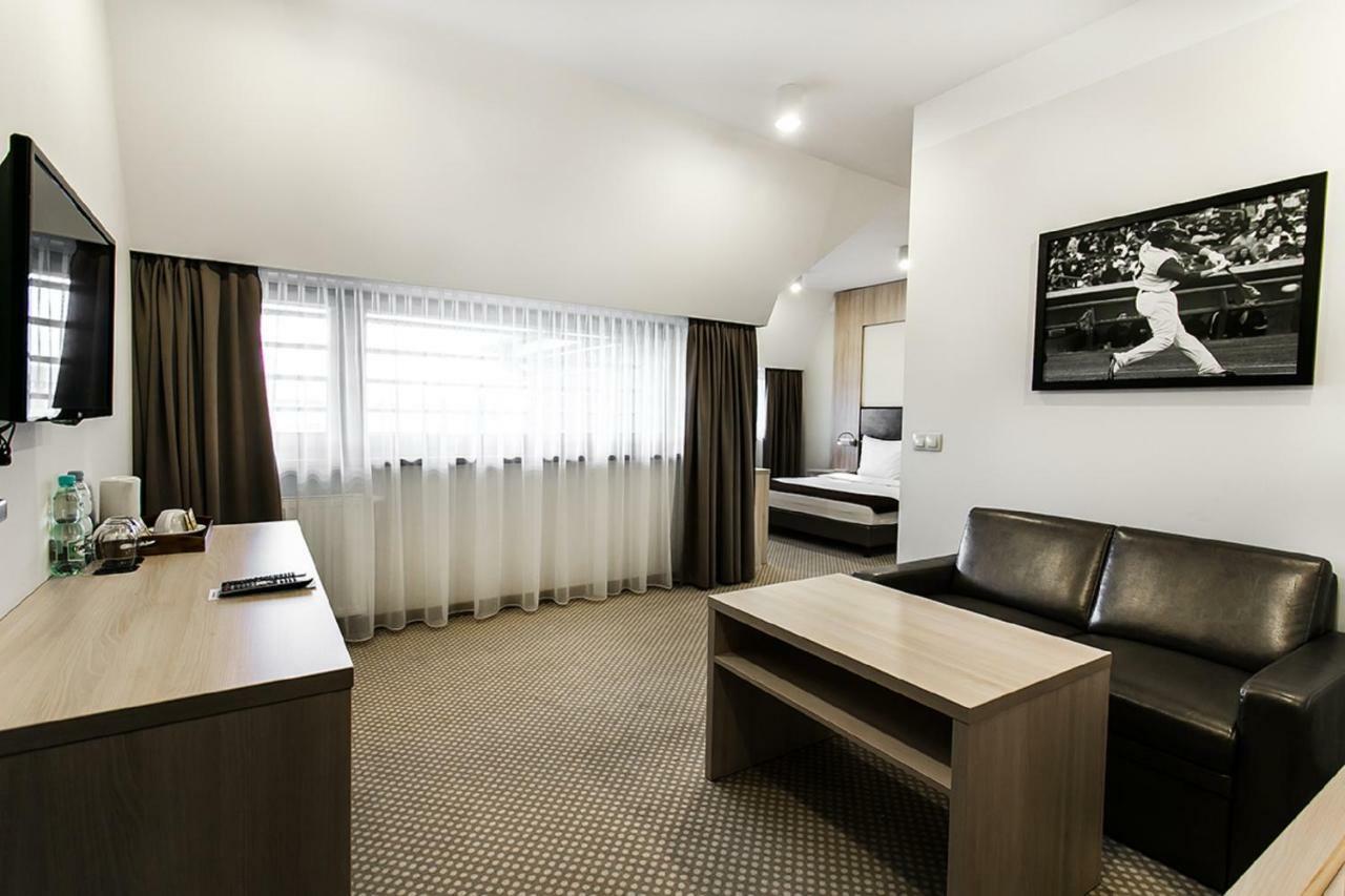 Hotel Antonio Conference بجيك المظهر الخارجي الصورة