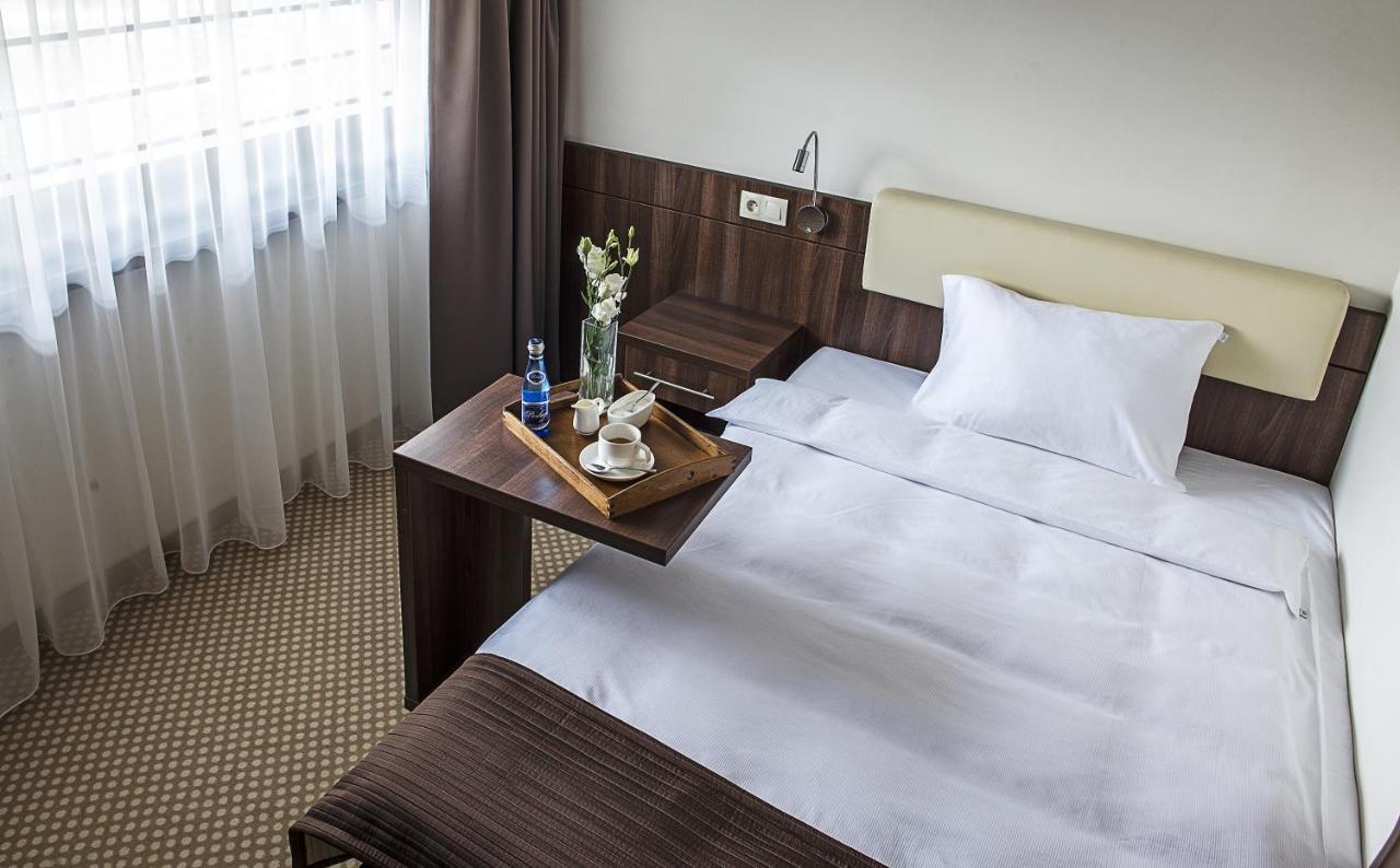 Hotel Antonio Conference بجيك الغرفة الصورة